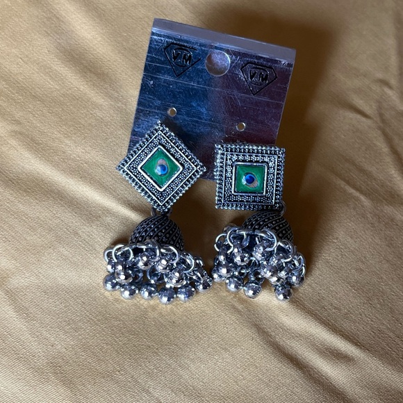 2 for 1! Authentic Indian jeweled and peacock 🦚 motif jhumka earrings - Picture 11 of 13